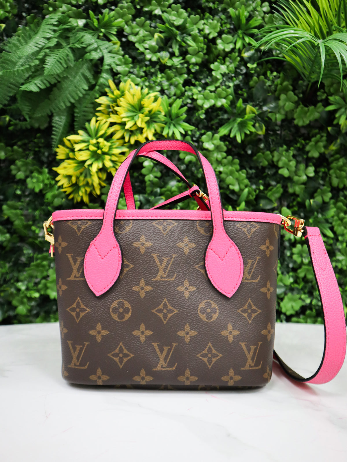Louis Vuitton Borsa OnTheGo PM Monogram fucsia