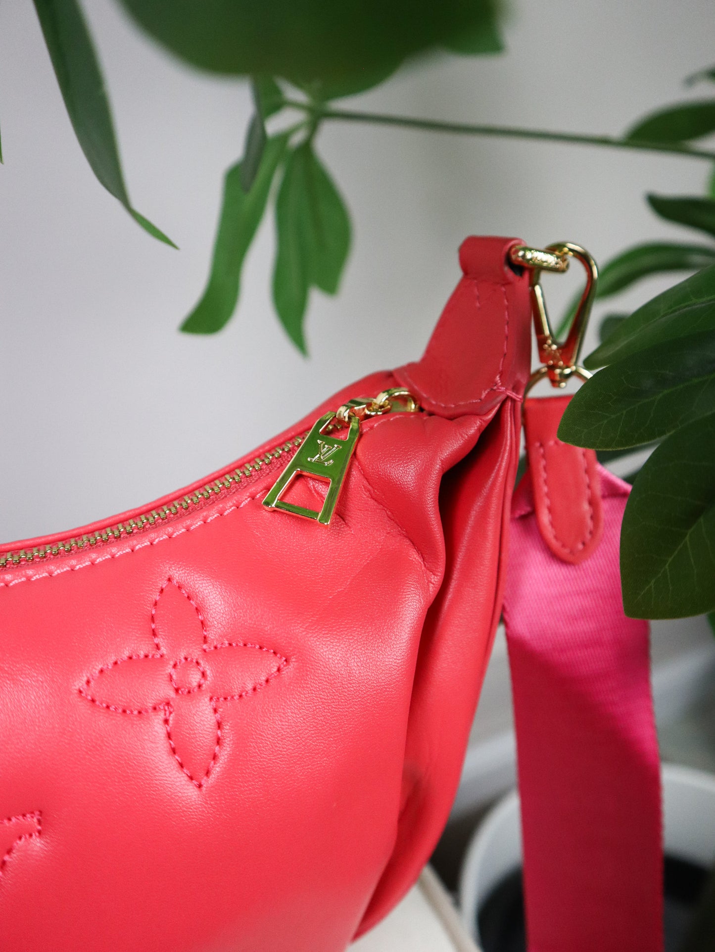 Louis Vuitton Borsa Over the Moon fucsia
