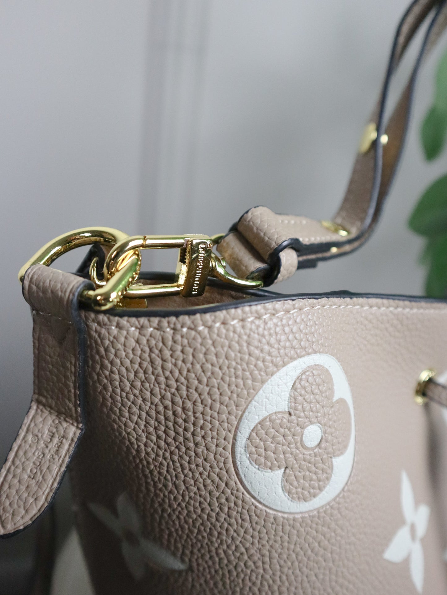Louis Vuitton Borsa a Spalla Néonoé beige
