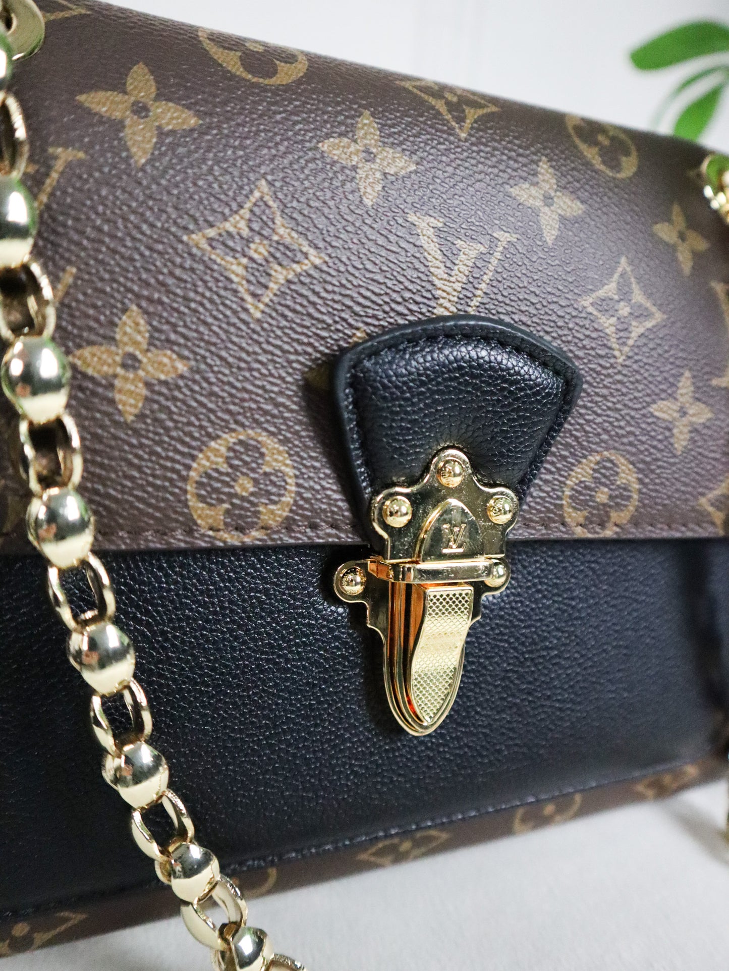 Louis Vuitton Borsa a Spalla Victoire Monogram