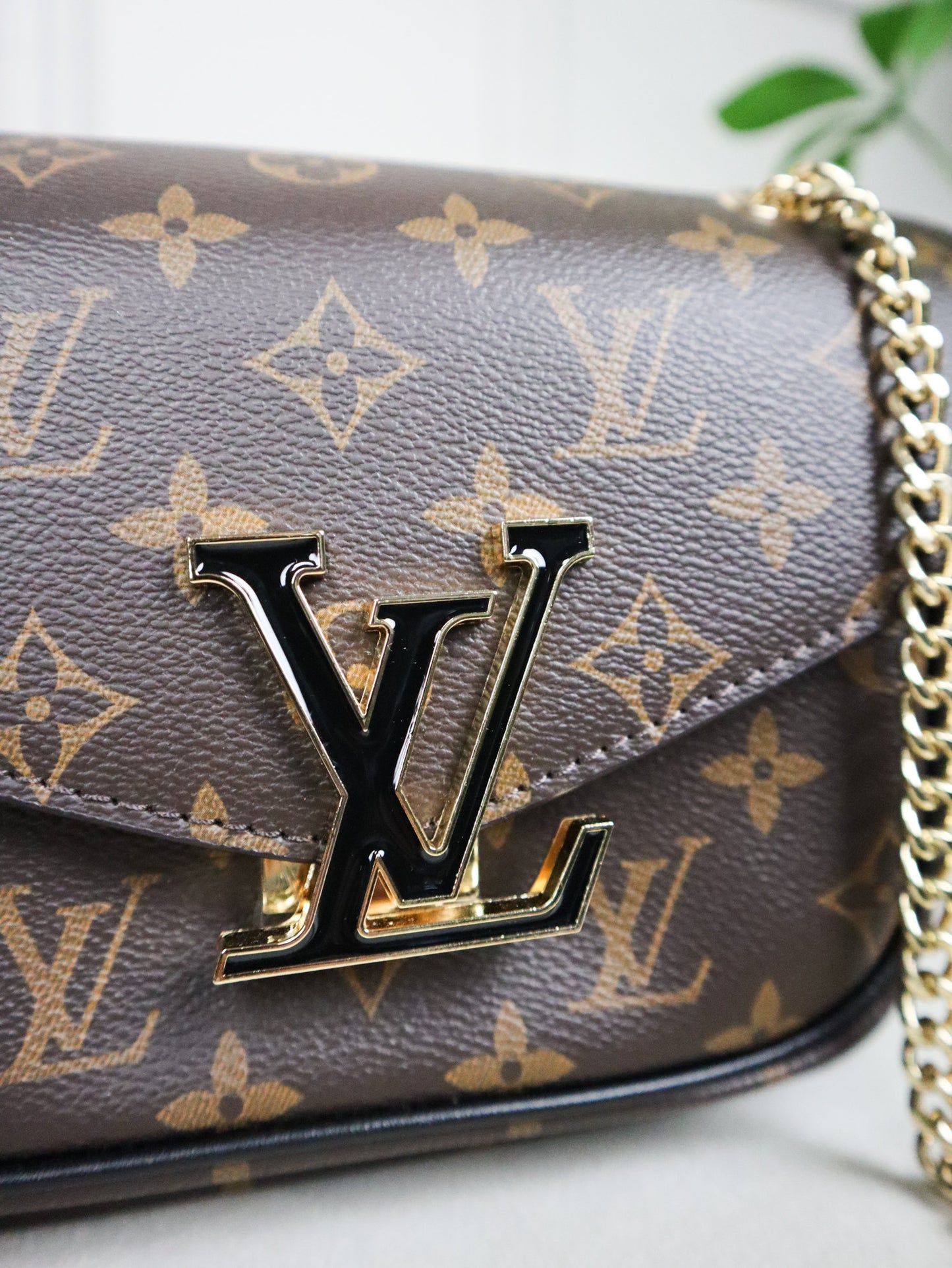 Louis Vuitton Borsa a spalla Passy Monogram