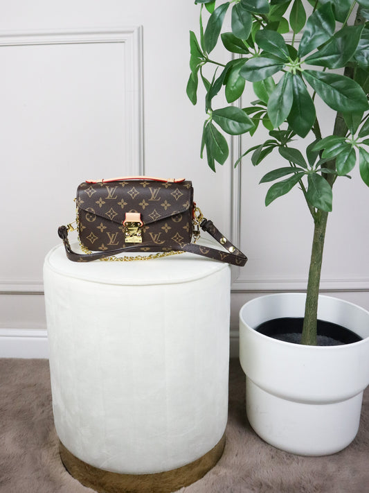 Louis Vuitton Pochette Métis monogram