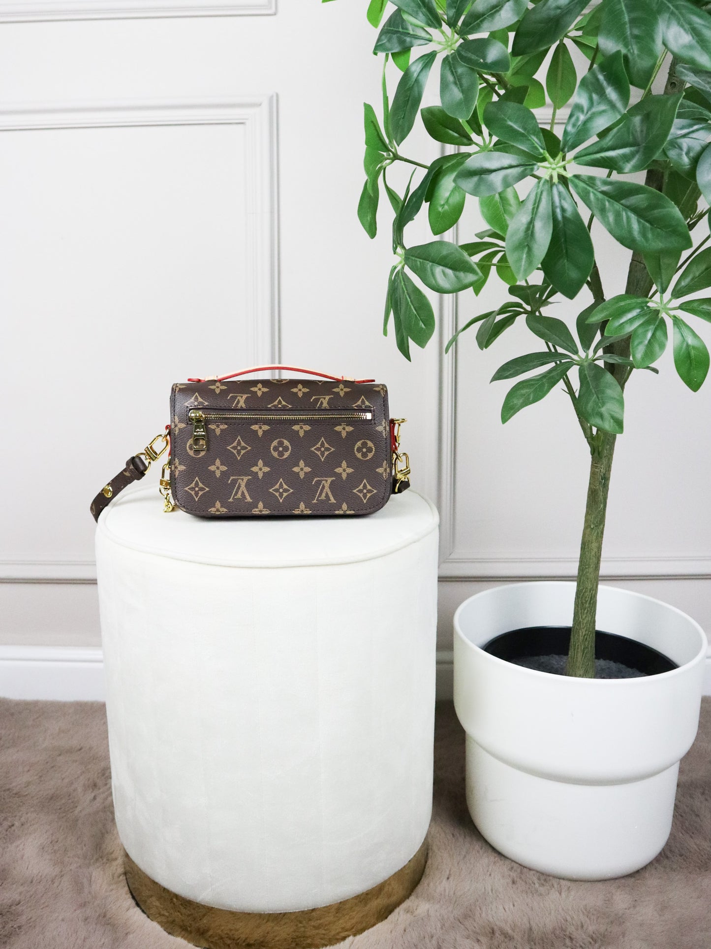 Louis Vuitton Pochette Métis monogram