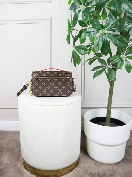 Louis Vuitton Pochette Métis monogram