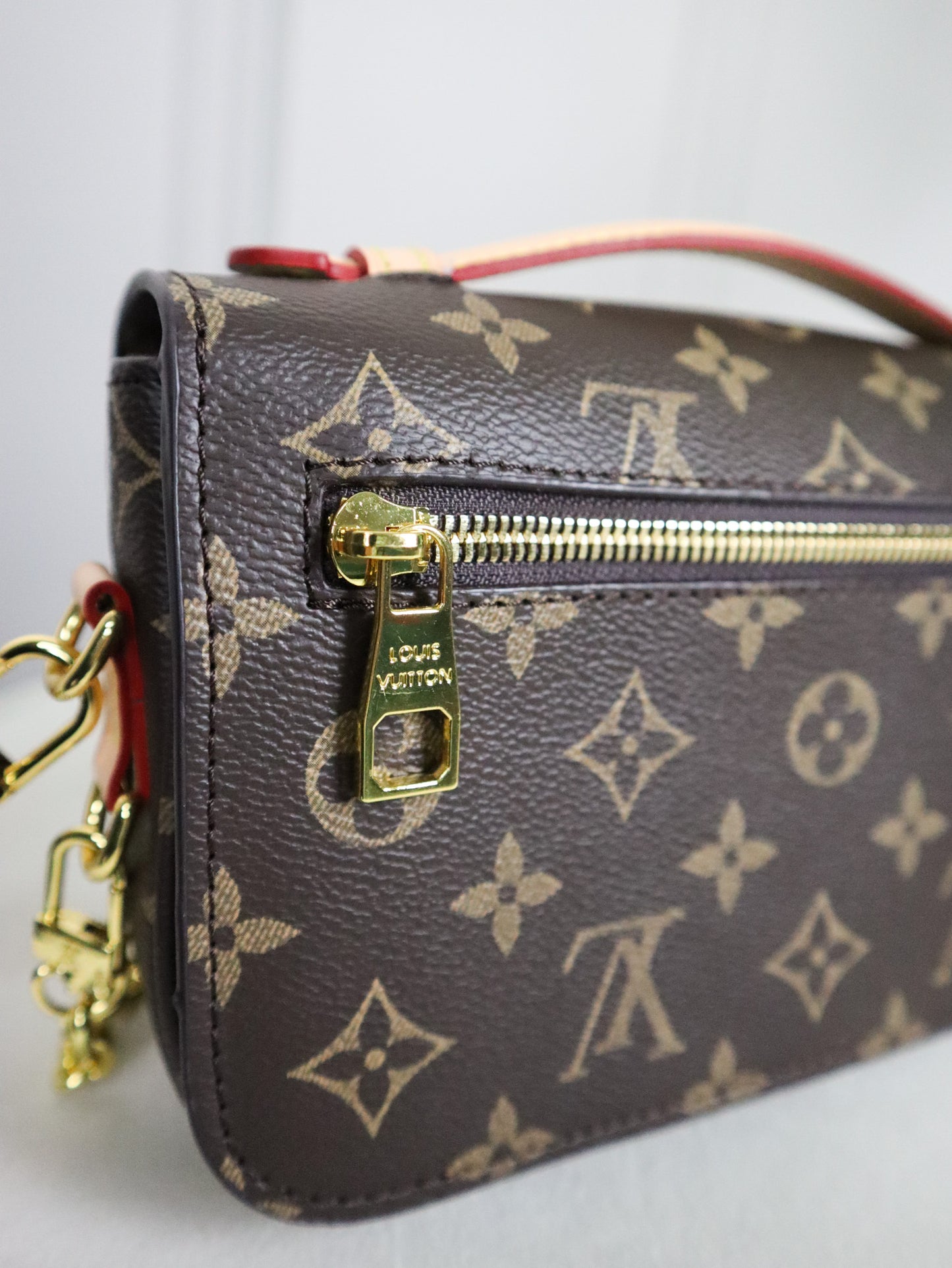 Louis Vuitton Pochette Métis monogram