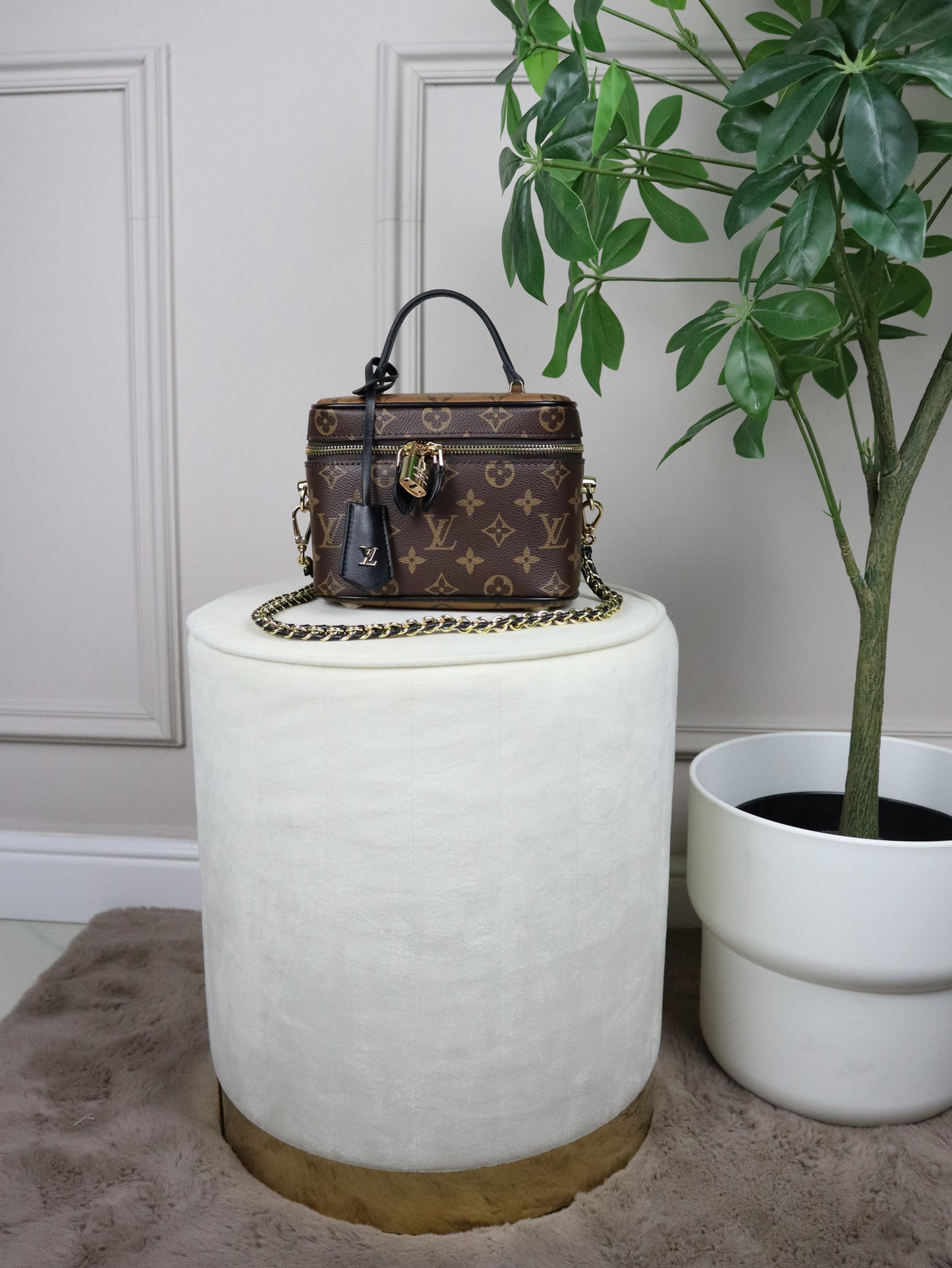 Louis Vuitton Pochette Vanity con catenella Monogram Reverse Canvas