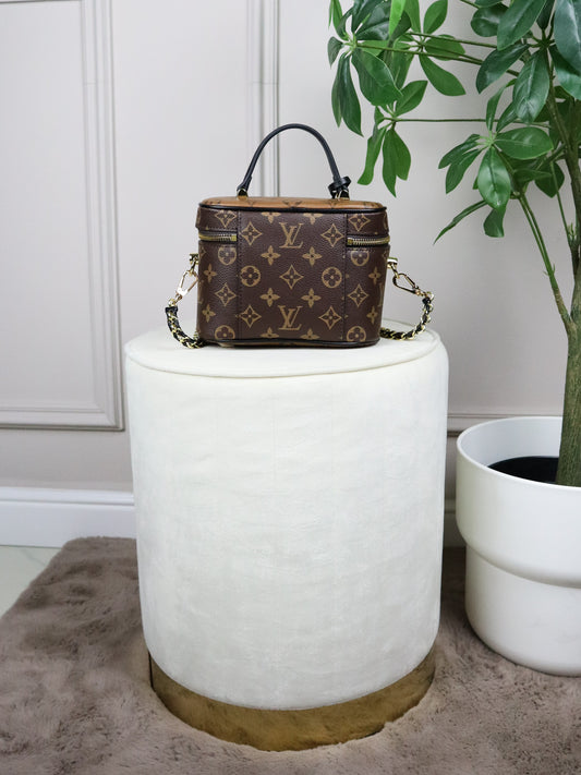 Louis Vuitton Pochette Vanity con catenella Monogram Reverse Canvas