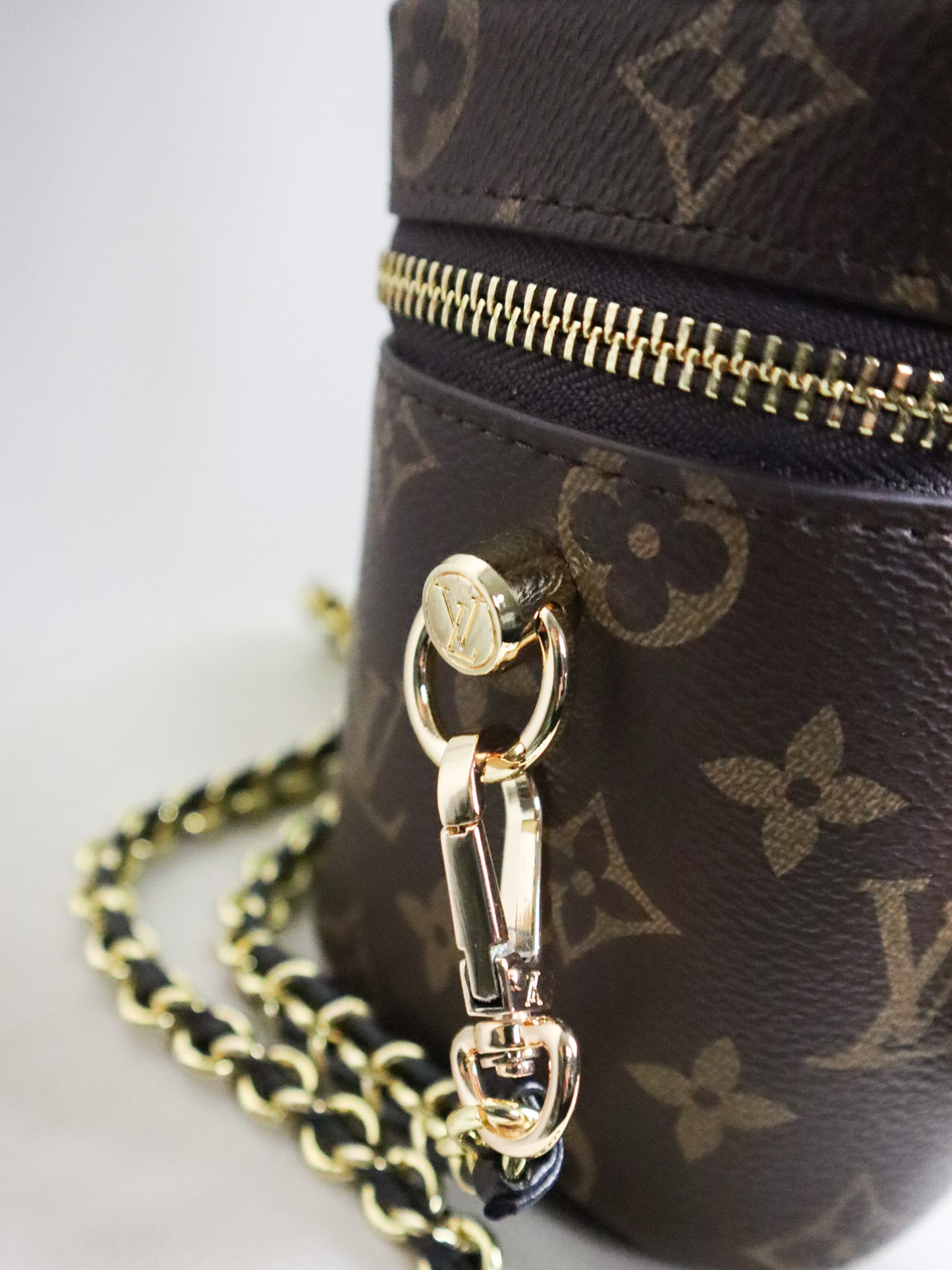 Louis Vuitton Pochette Vanity con catenella Monogram Reverse Canvas