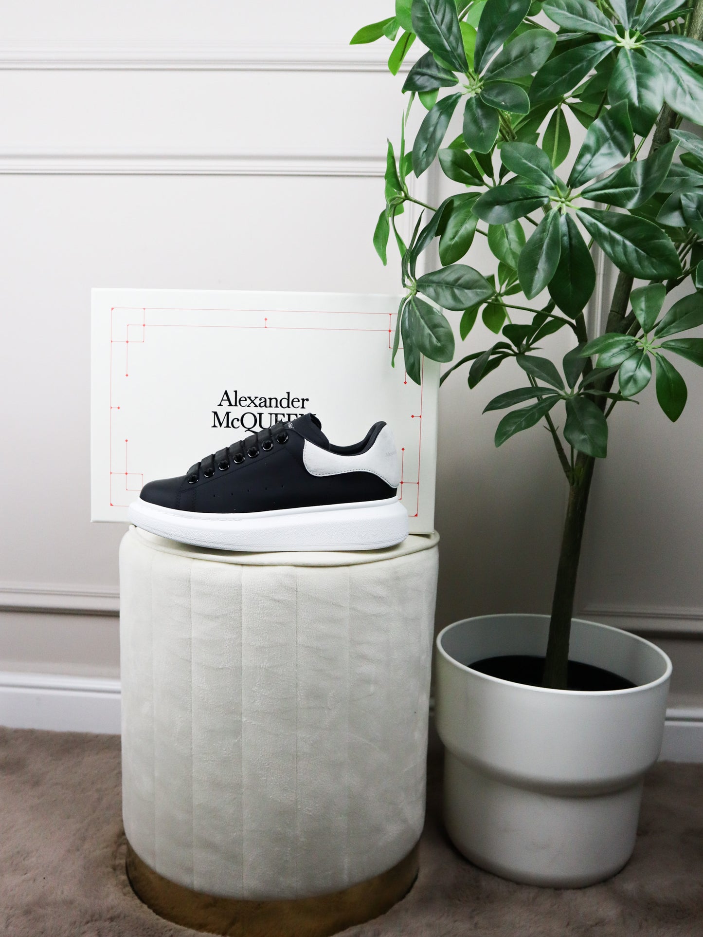 MC QUEEN SCarpa nera e bianca