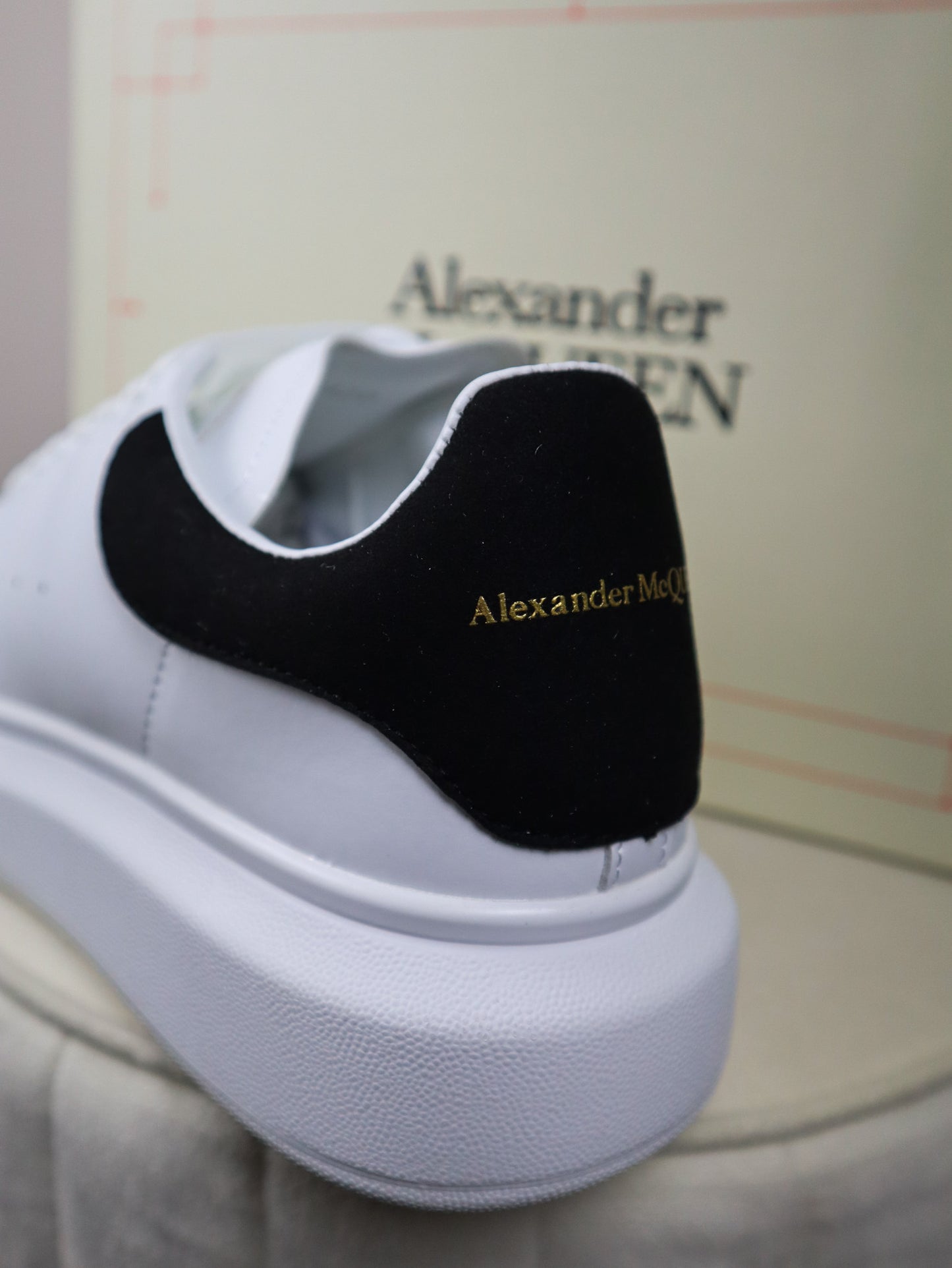 MC QUEEN Scarpa bianca e nera