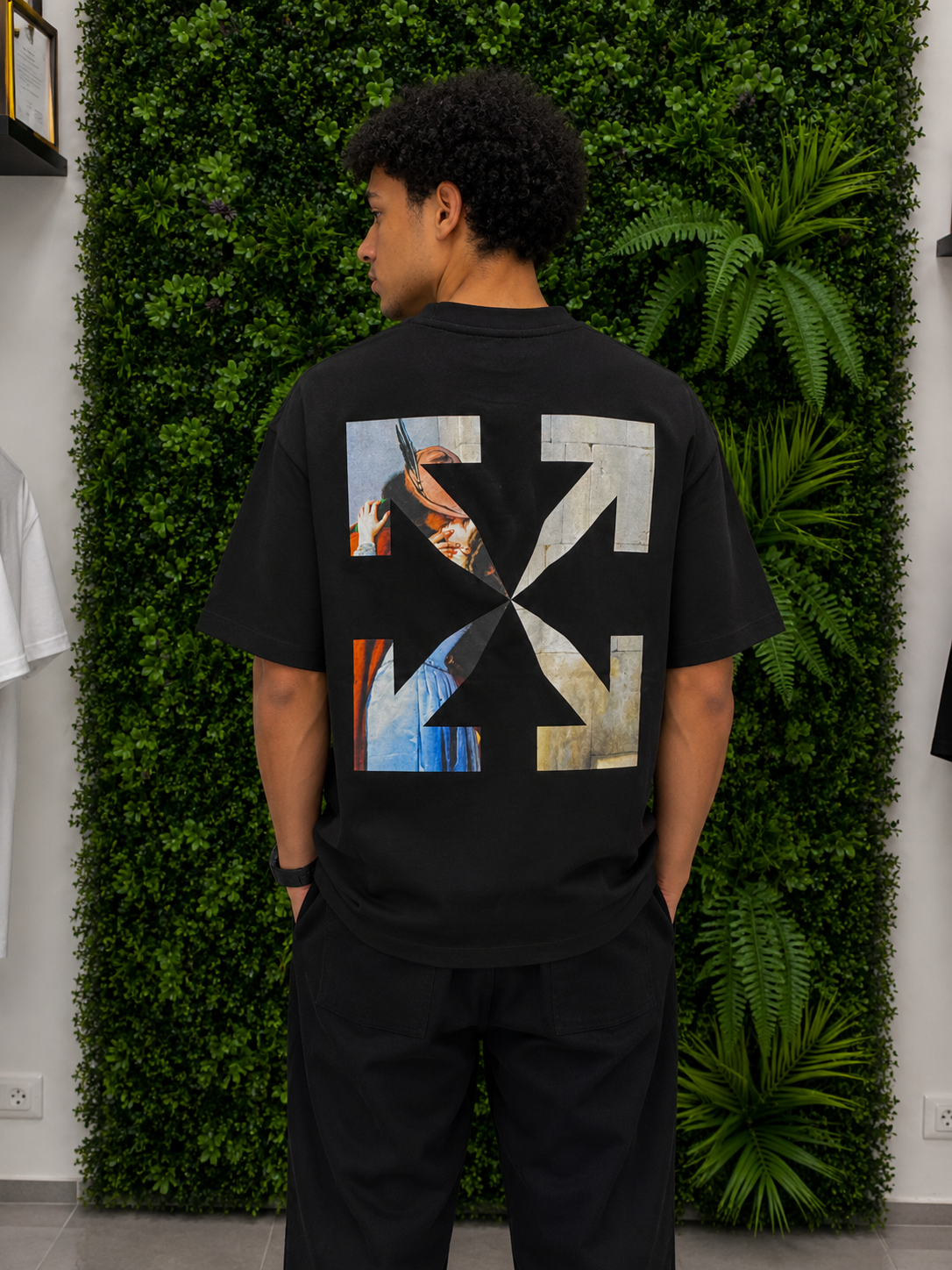 OFF WHITE The Kiss T-Shirt