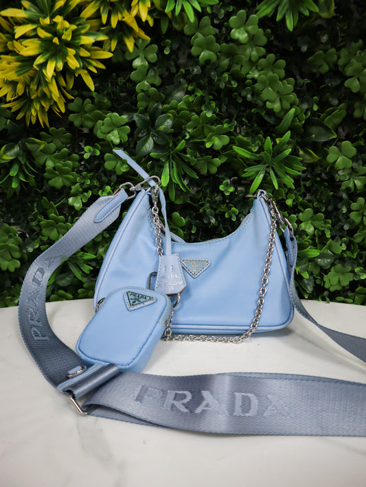 PRADA Borsa Re-Edition 2005 celeste