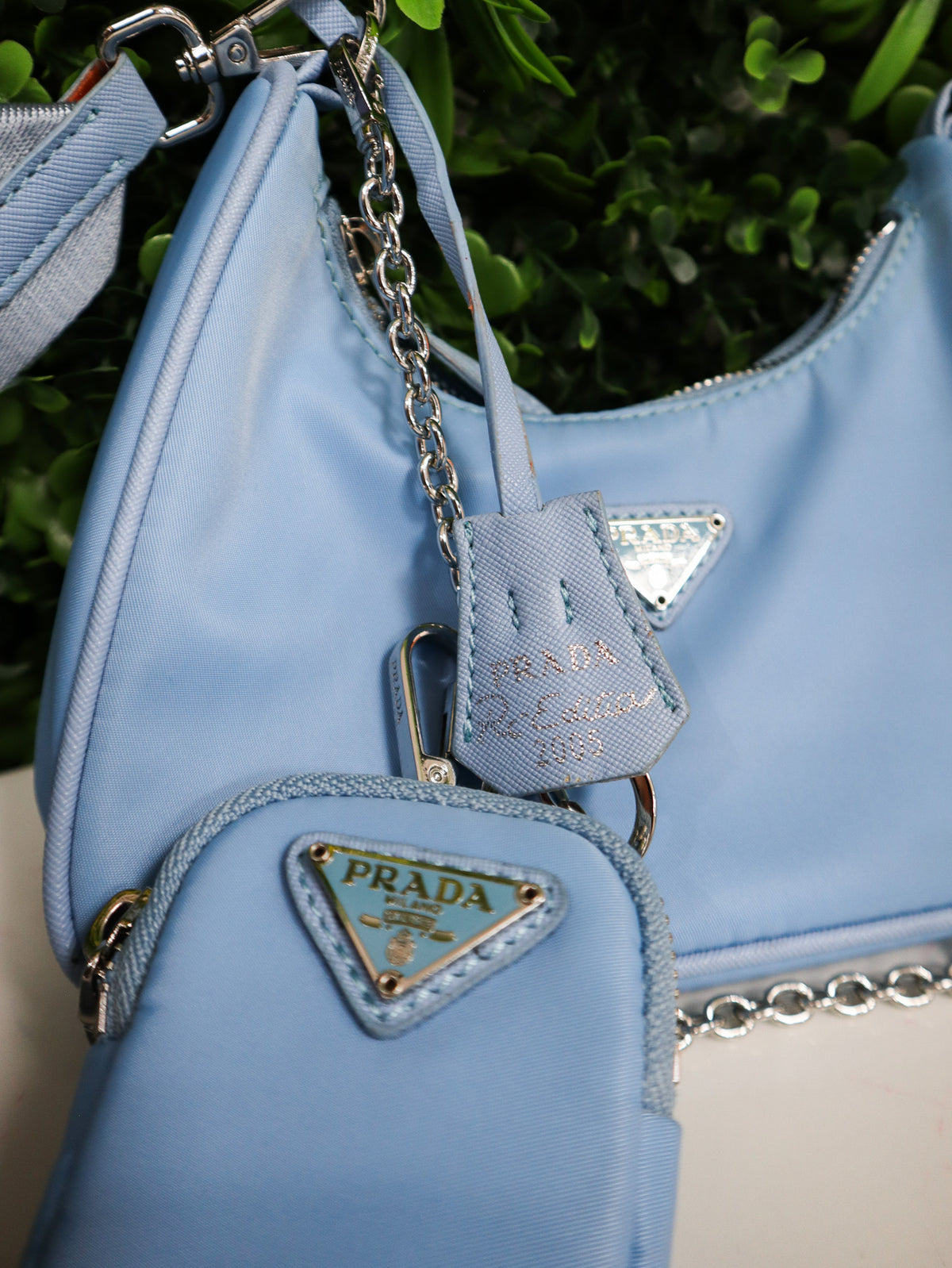 PRADA Borsa Re-Edition 2005 celeste