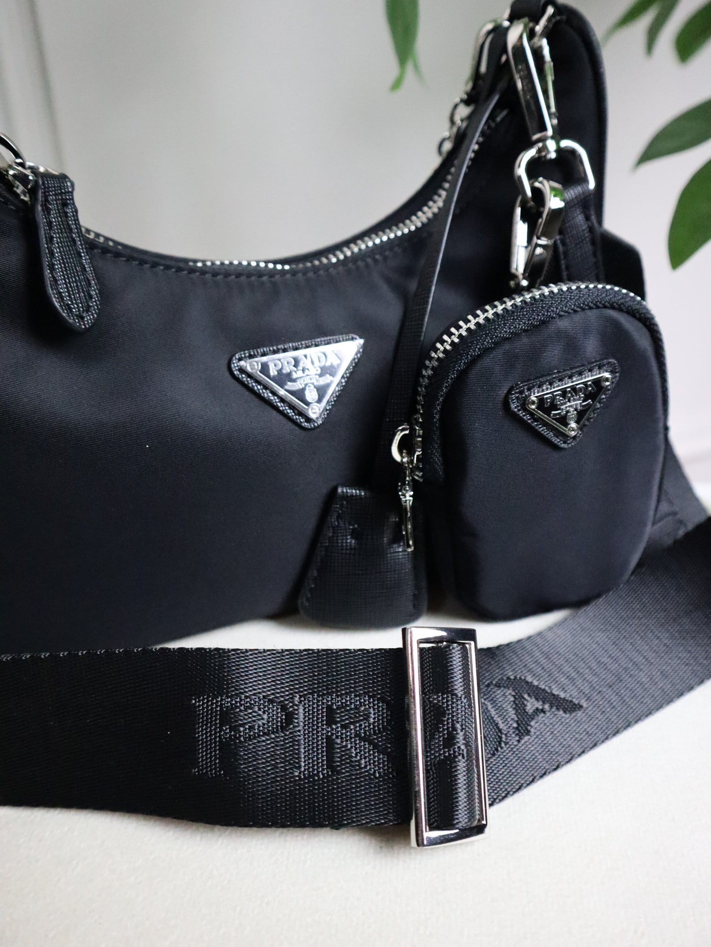 PRADA Borsa Re-Edition 2005 nera e argentata