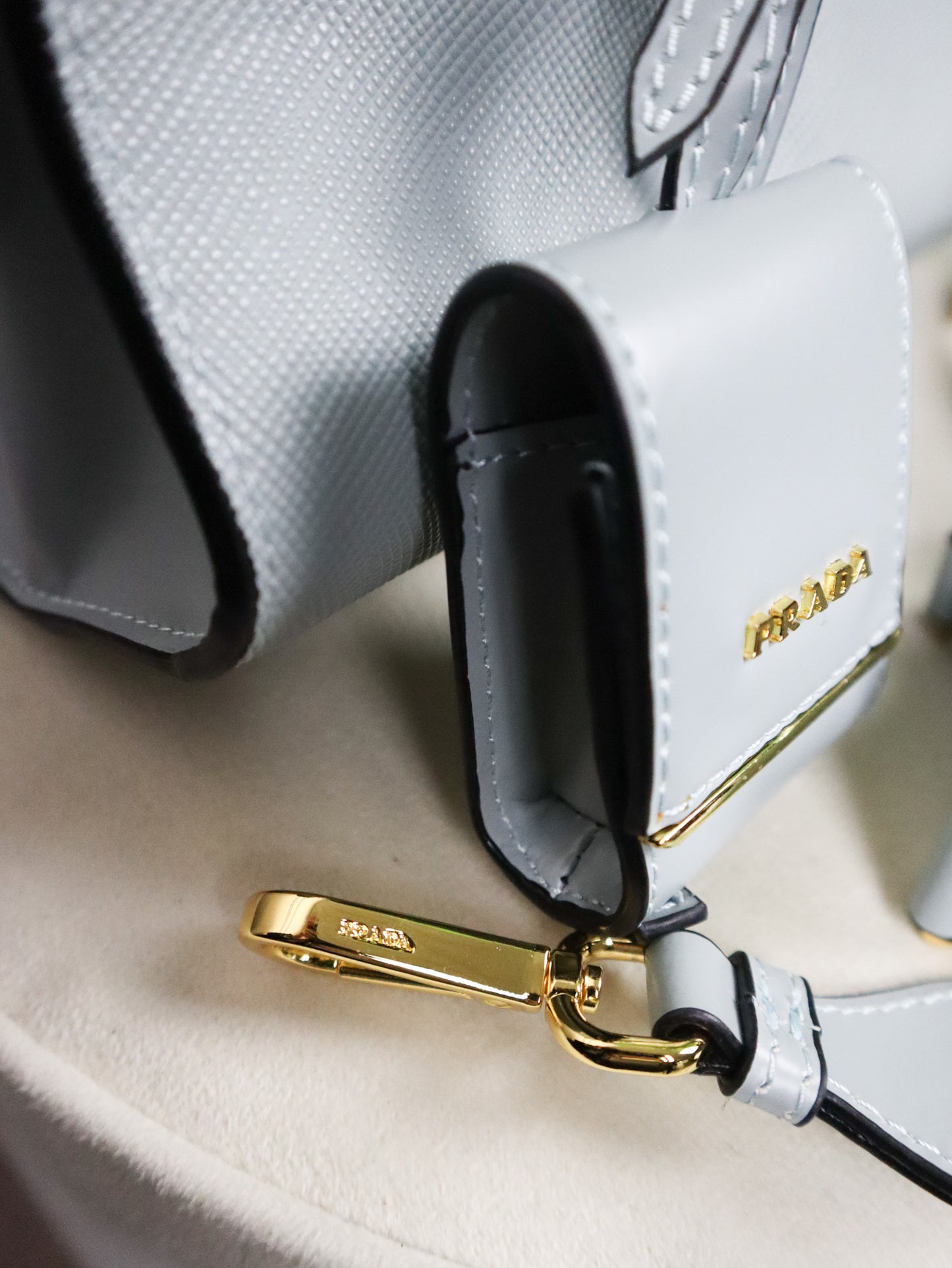 PRADA Borsa Tote celeste