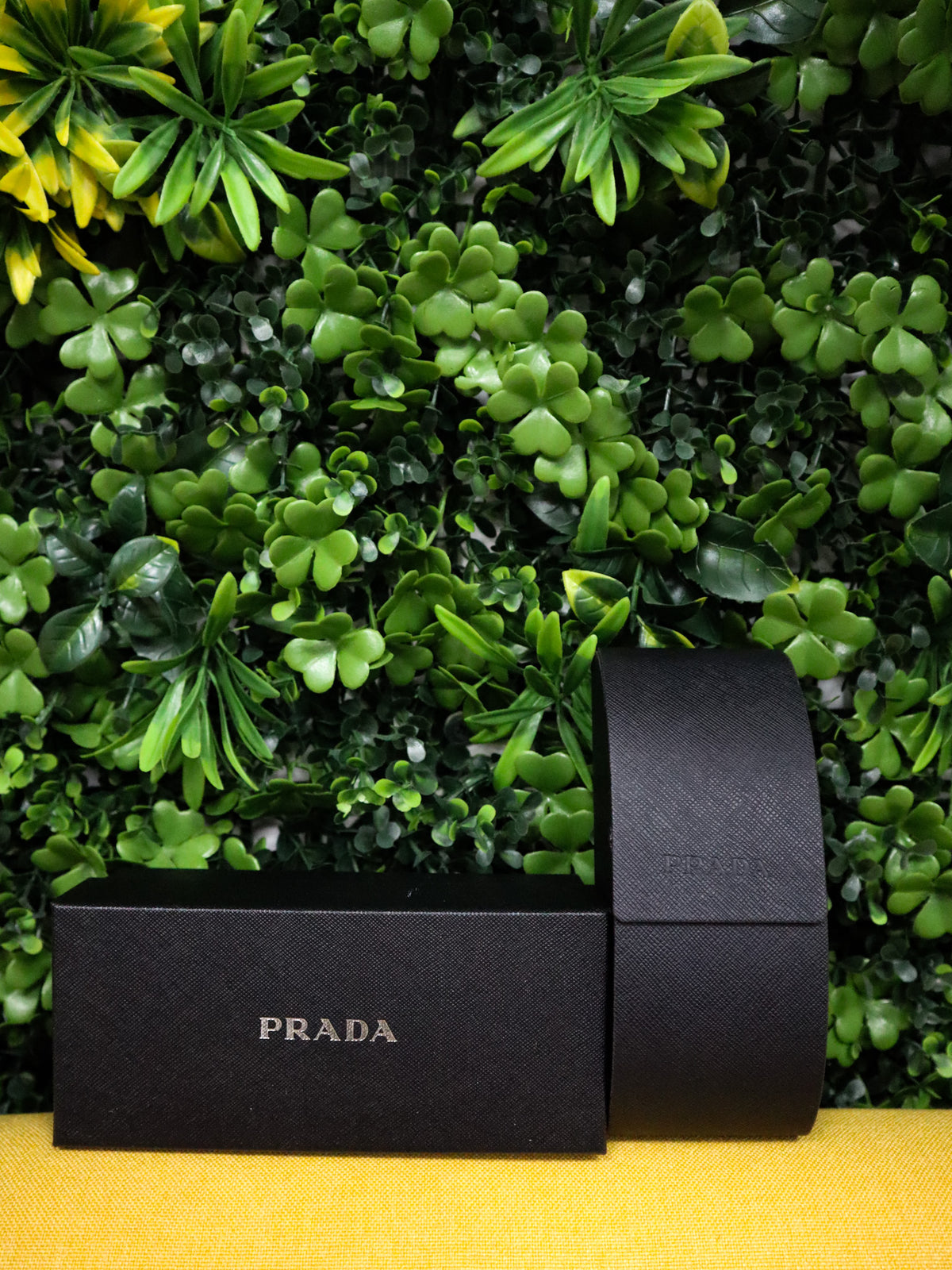 PRADA Occhiali sole geometrici neri