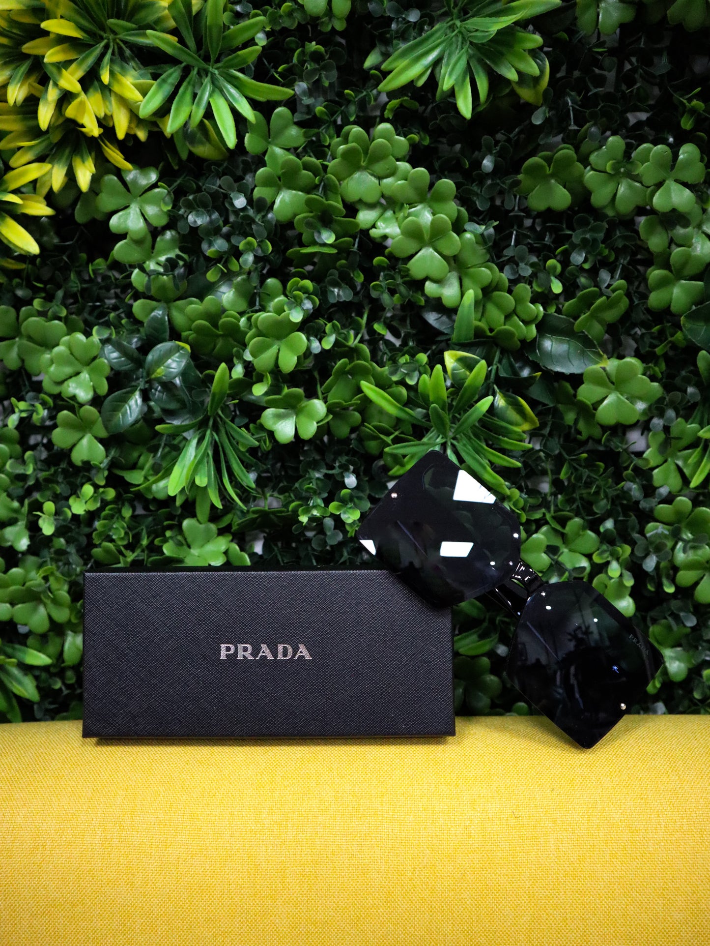 PRADA Occhiali sole geometrici neri