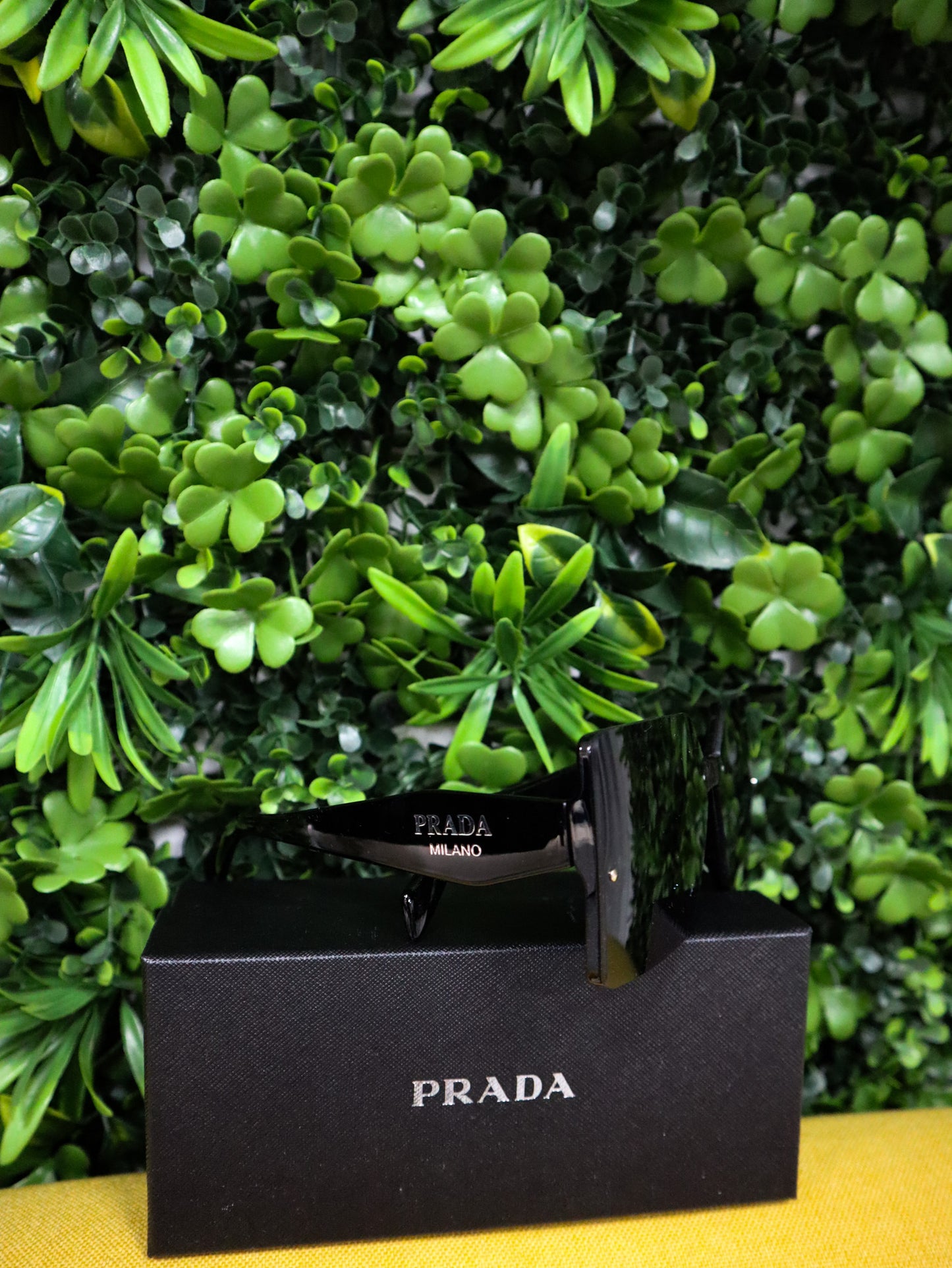 PRADA Occhiali sole geometrici neri
