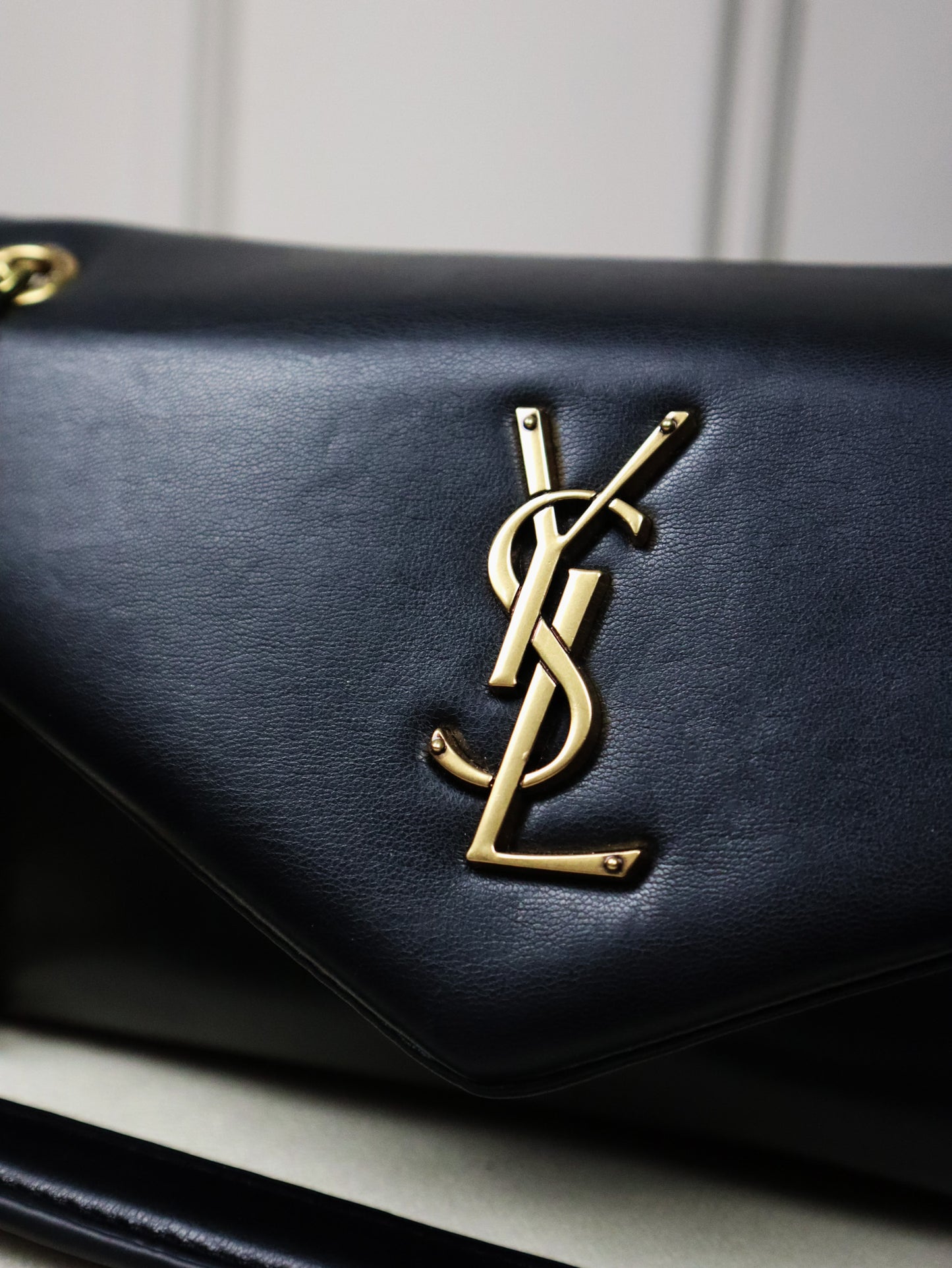 SAINT LAURENT Borsa Calypso nera