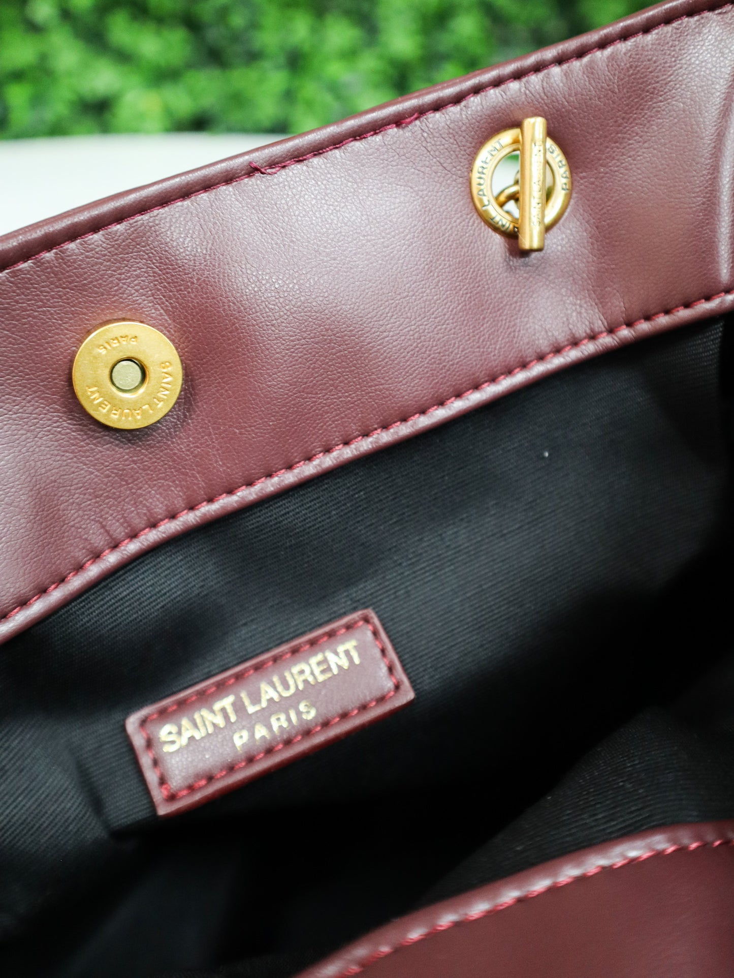SAINT LAURENT Borsa Cassandre Quilted Bucket bordeaux