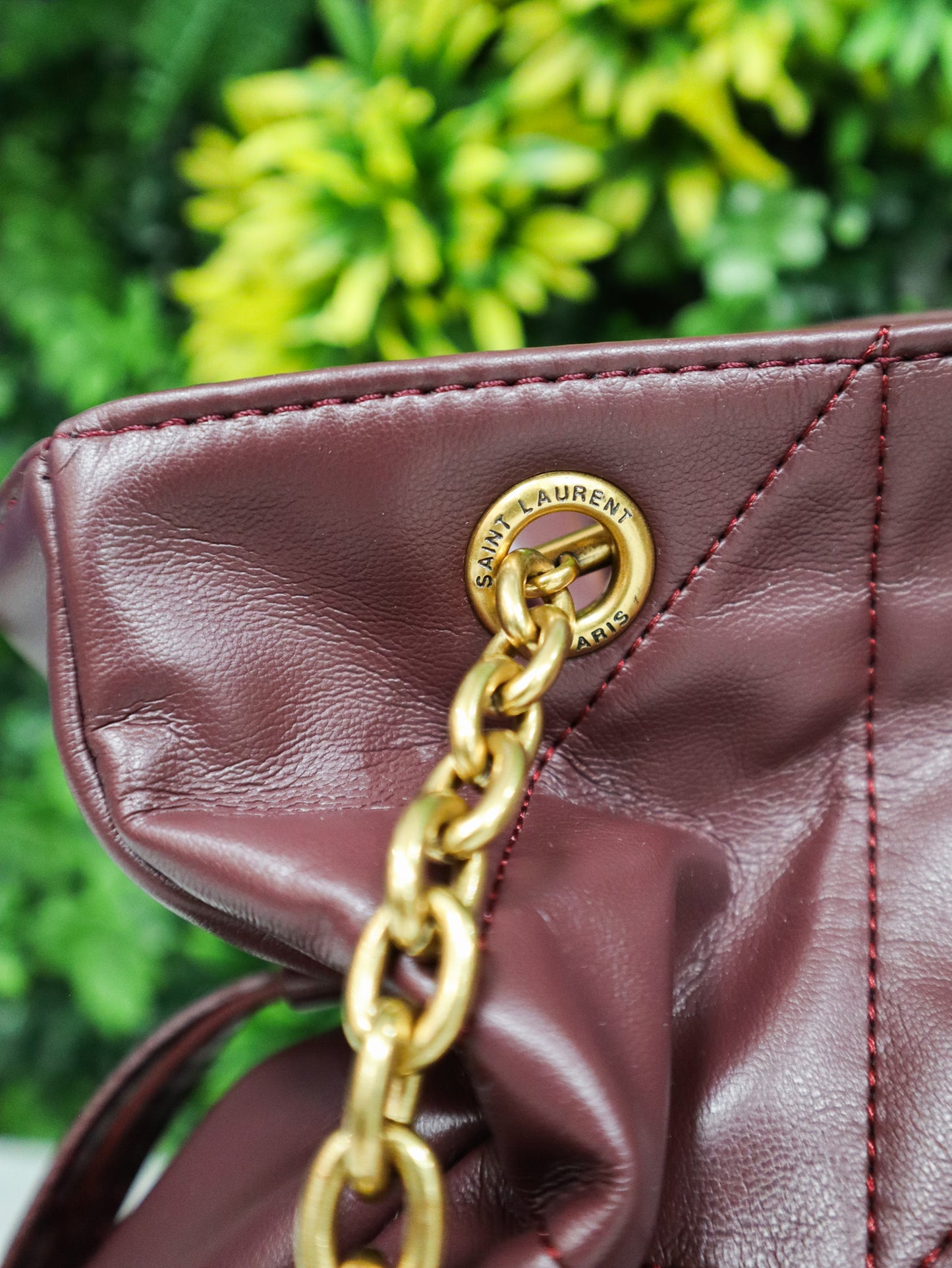 SAINT LAURENT Borsa Cassandre Quilted Bucket bordeaux