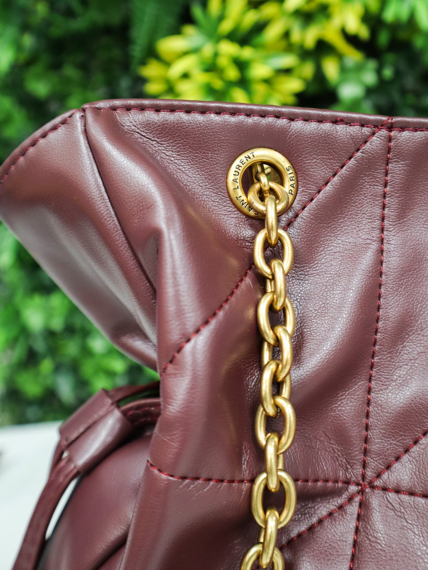SAINT LAURENT Borsa Cassandre Quilted Bucket bordeaux