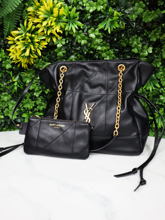 SAINT LAURENT Borsa Cassandre Quilted Bucket nera