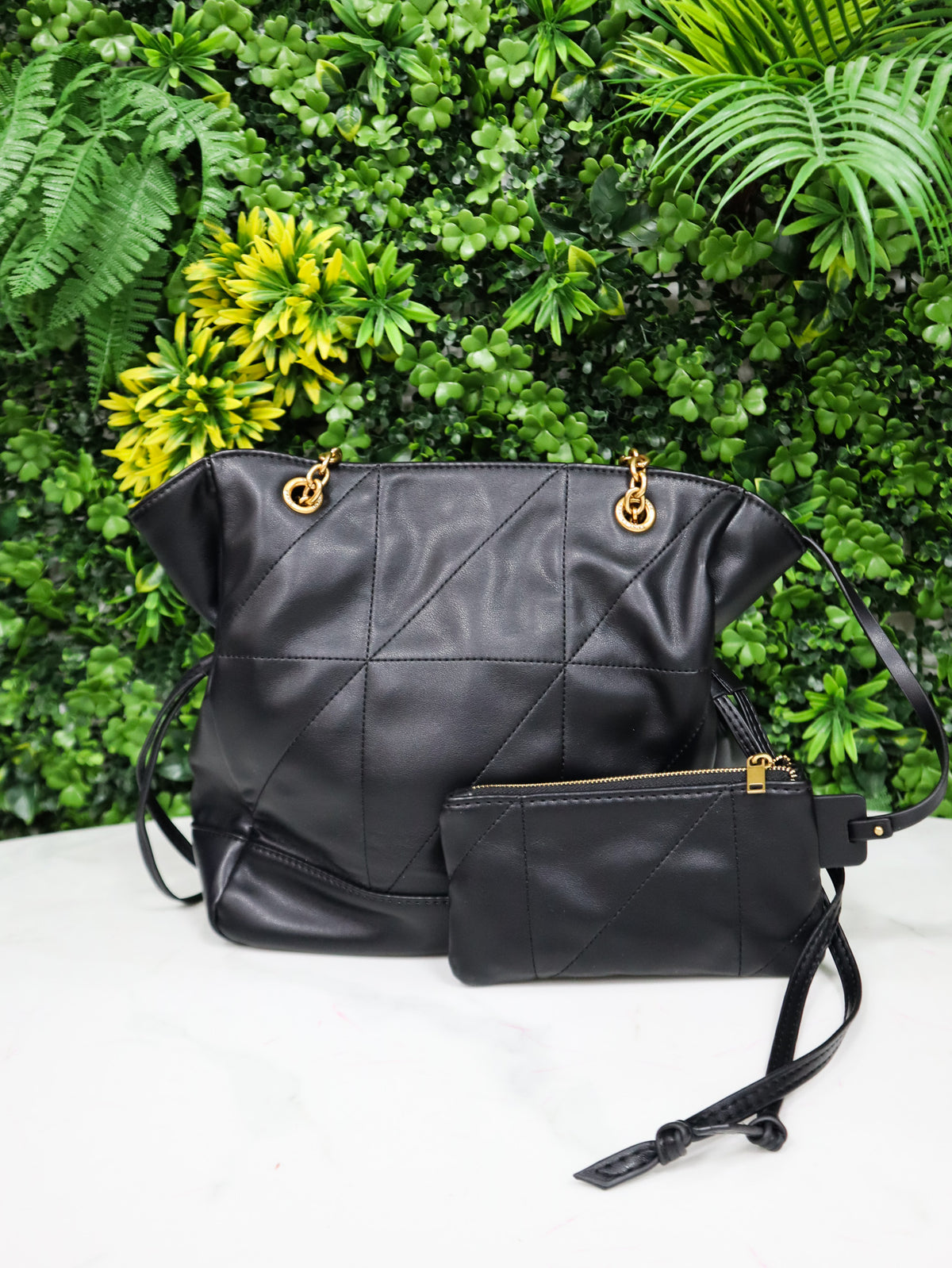 SAINT LAURENT Borsa Cassandre Quilted Bucket nera