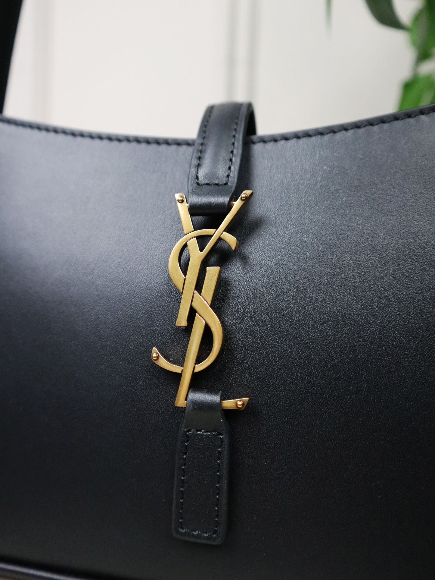 SAINT LAURENT Borsa Hobo nera