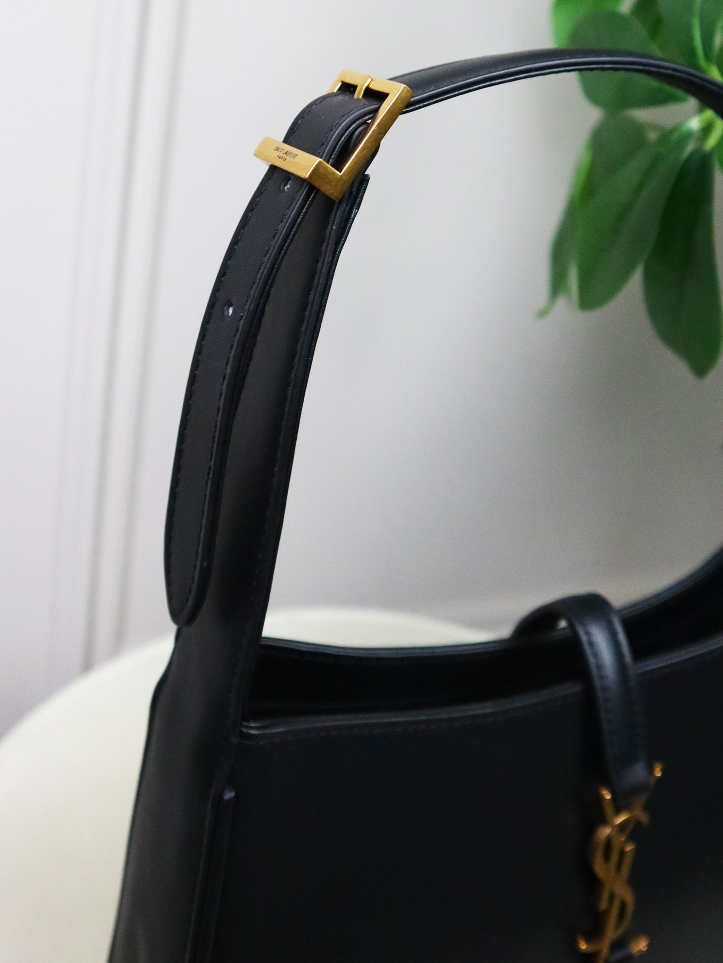 SAINT LAURENT Borsa Hobo nera
