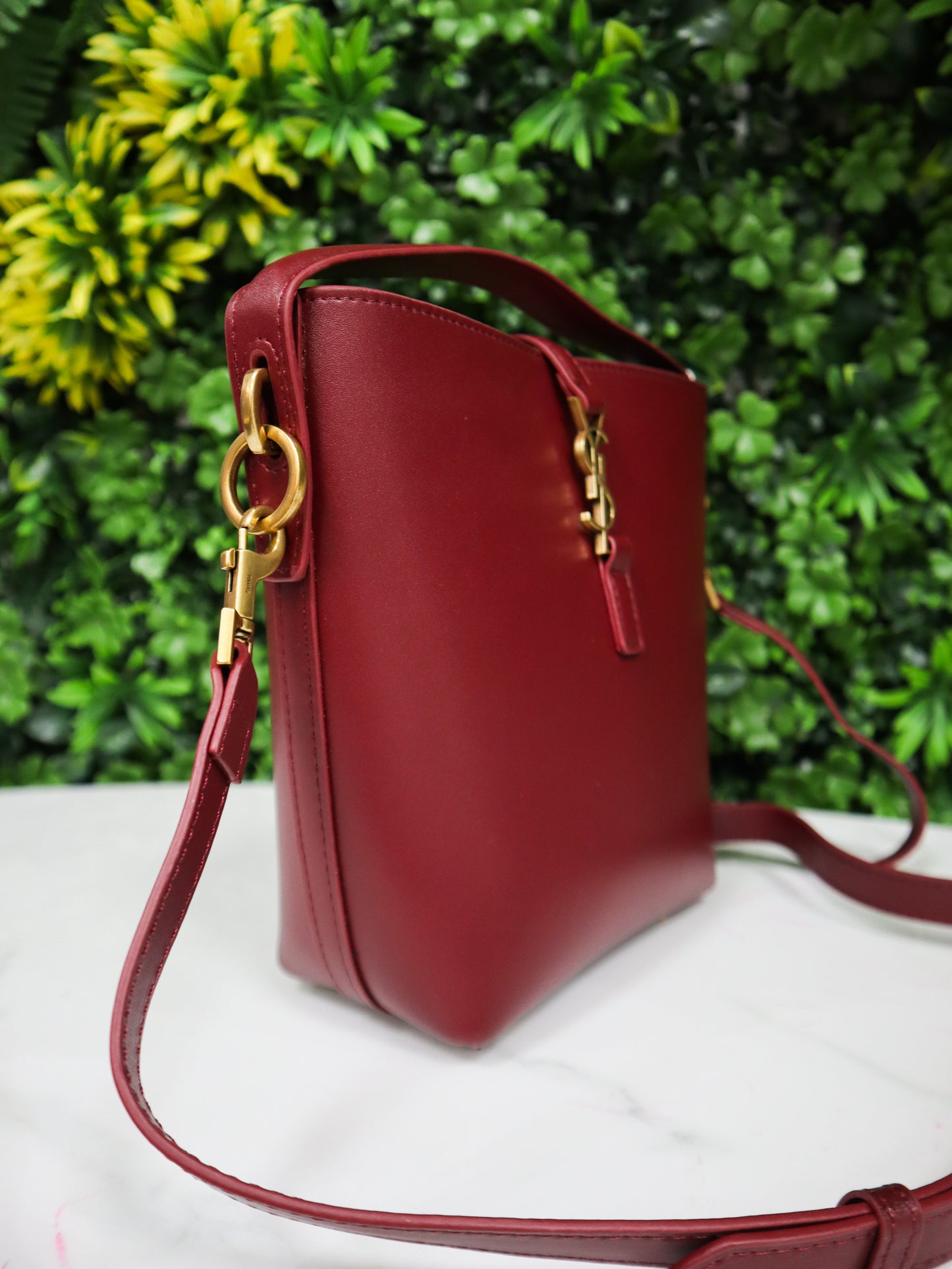 SAINT LAURENT Borsa LE 37 Small Bucket bordeaux