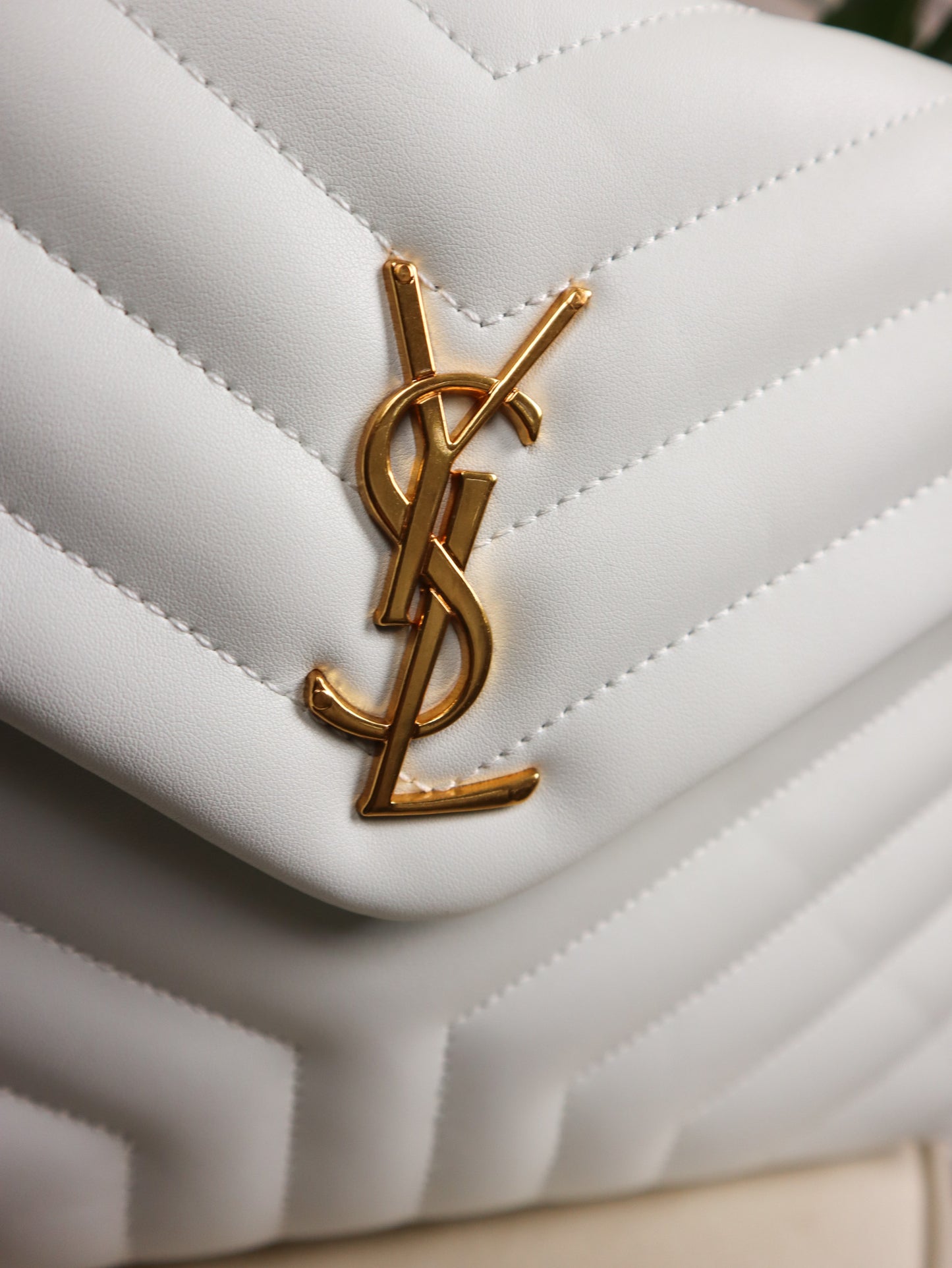 SAINT LAURENT Borsa a spalla Loulou bianca