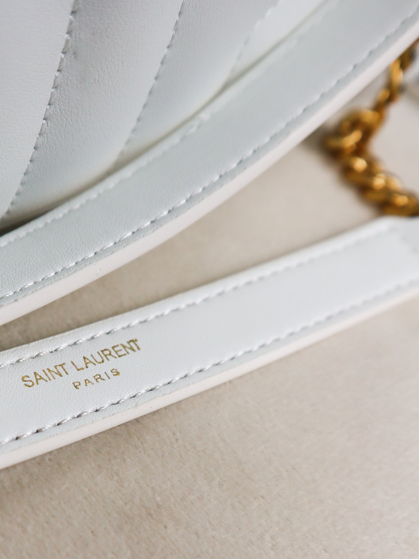 SAINT LAURENT Borsa a spalla Loulou bianca