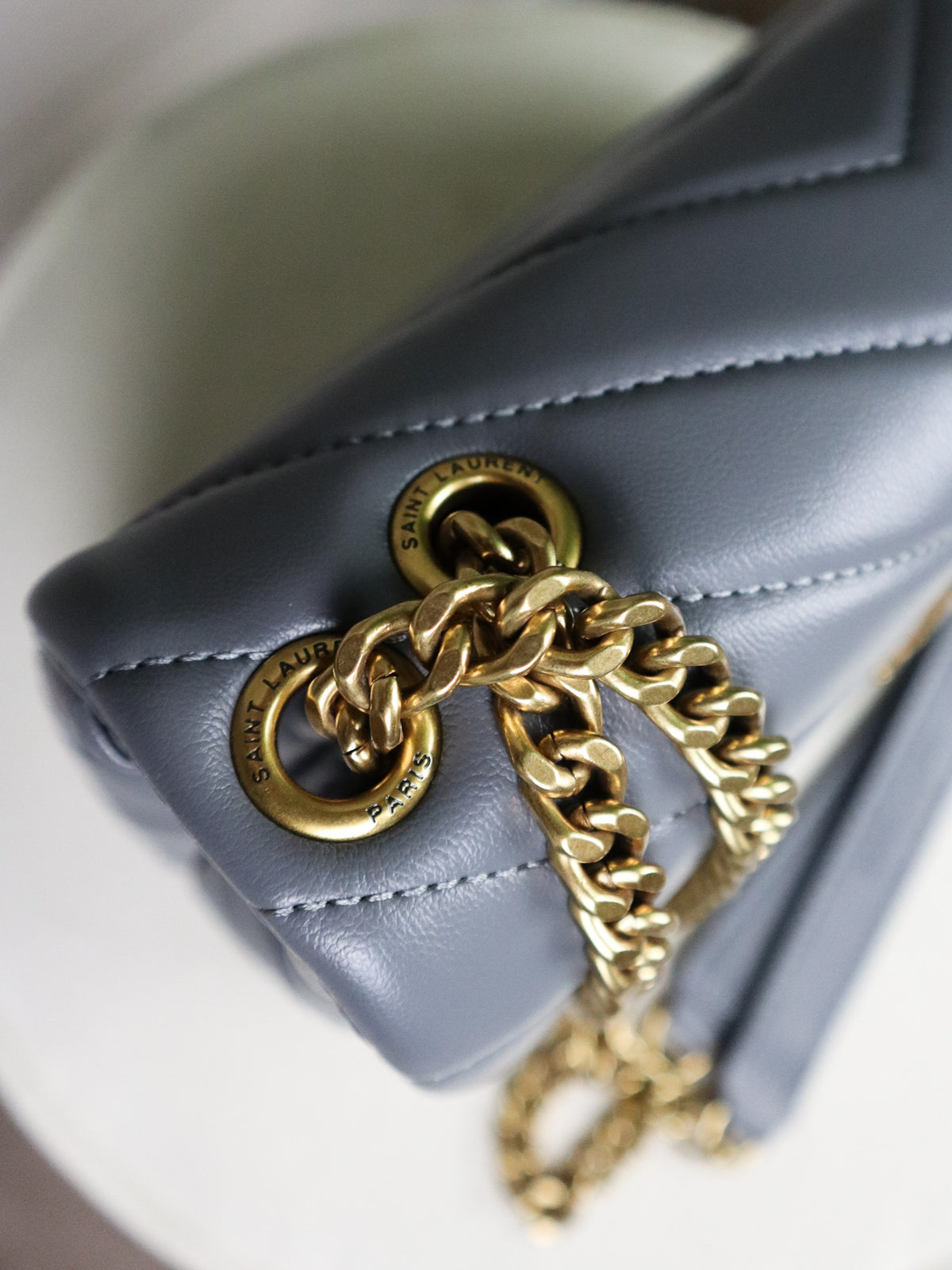 SAINT LAURENT Borsa a spalla Loulou grigia