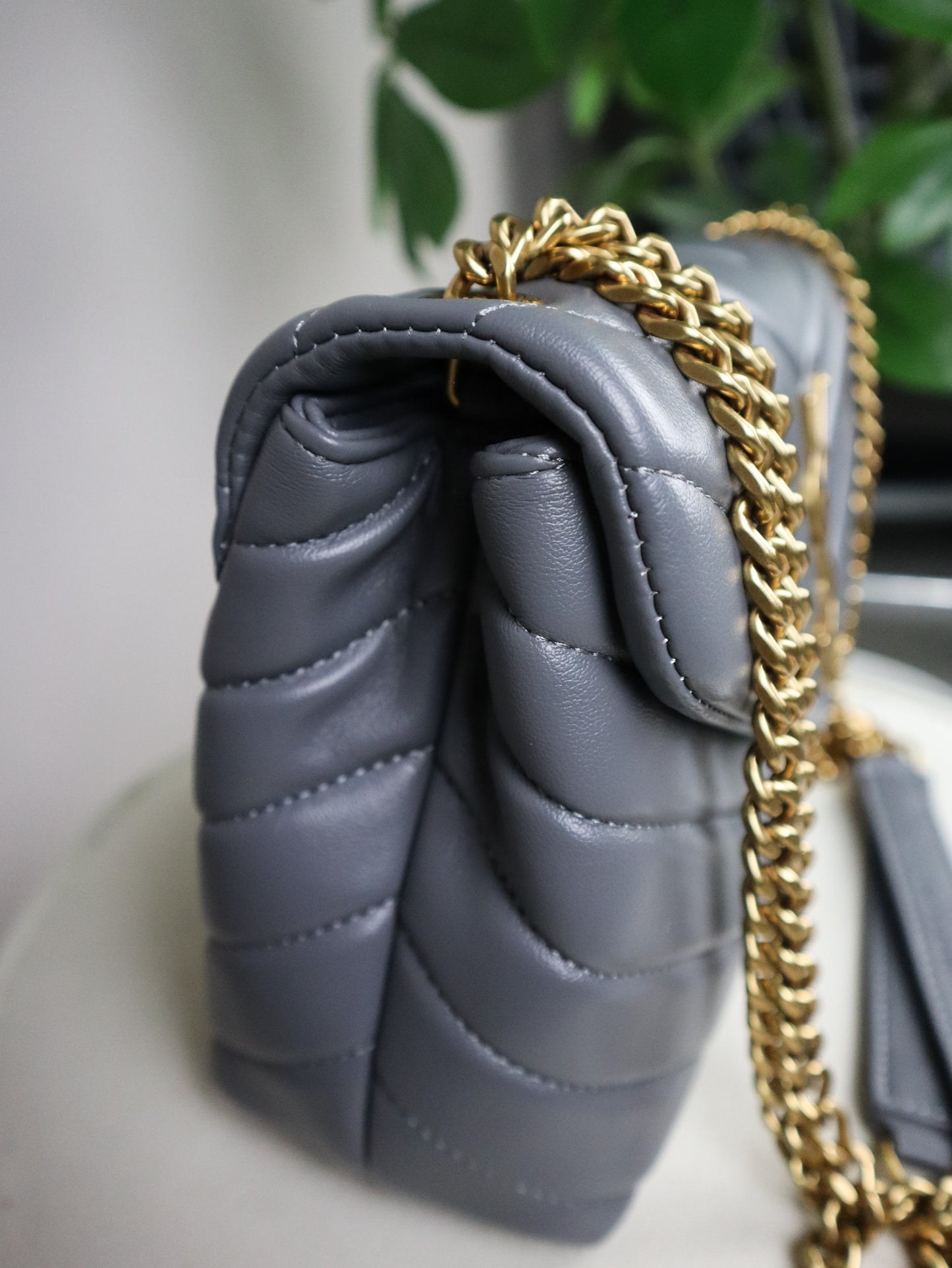 SAINT LAURENT Borsa a spalla Loulou grigia
