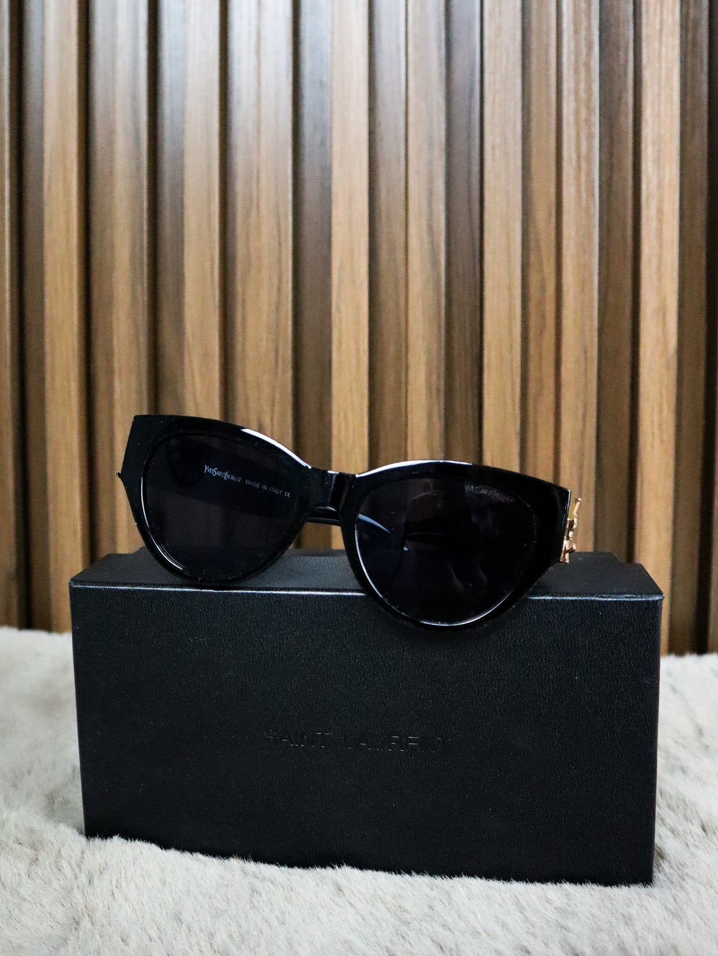 SAINT LAURENT Occhiali sole cat-eye ovali neri