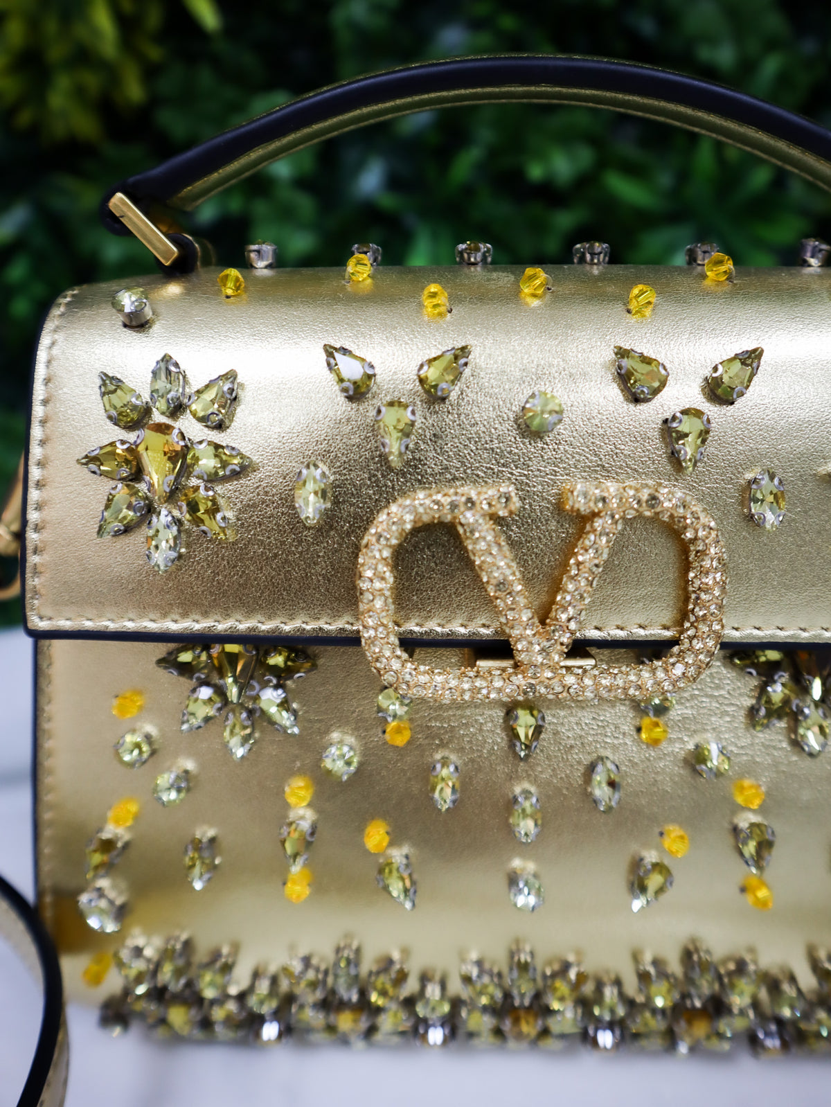 VALENTINO Borsa a mano mini Vsling con strass gold