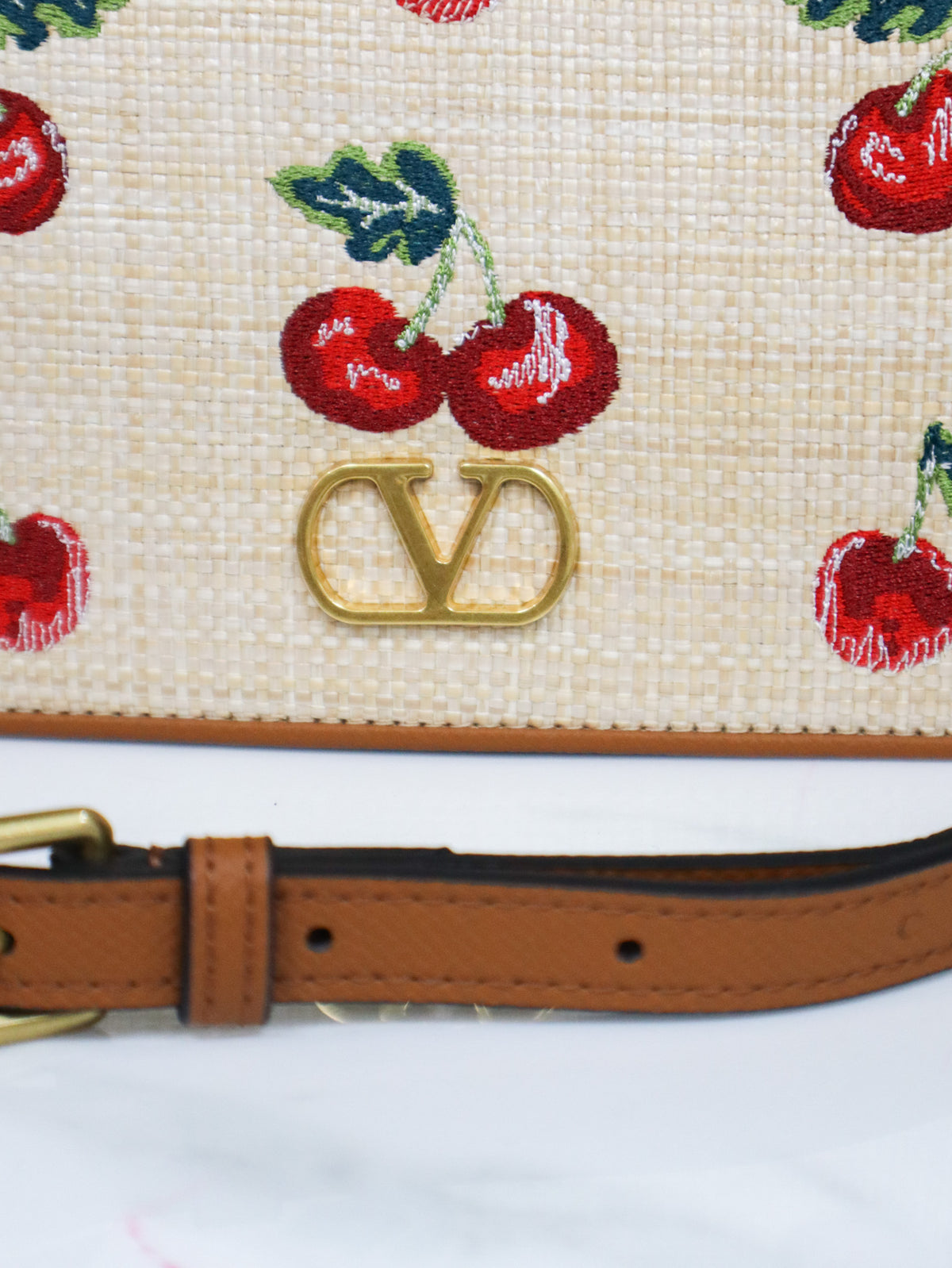 VALENTINO Borsa VLogo Signature Mini Shoulder Bag Cherryfic