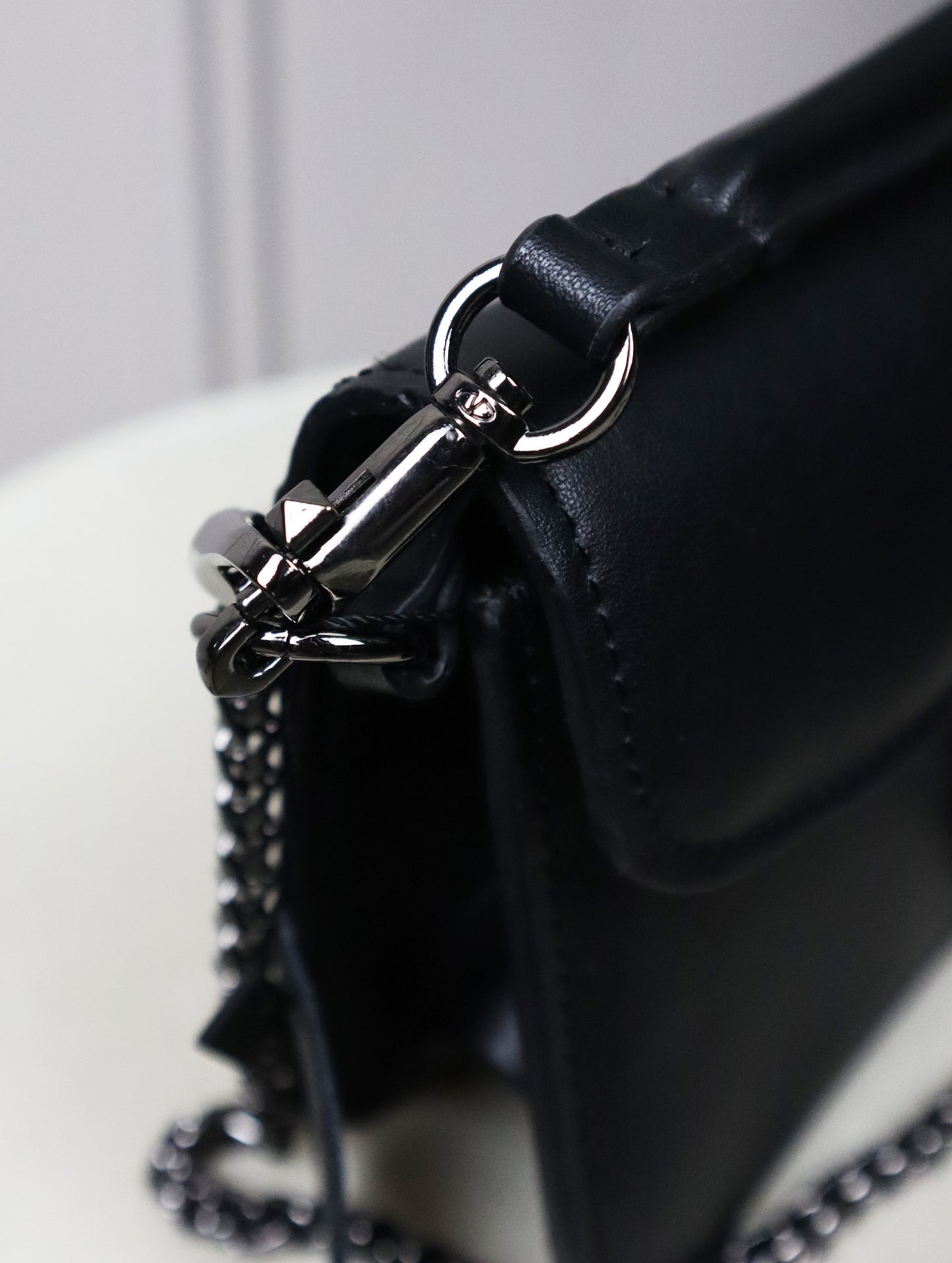 VALENTINO Borsa VLogo Signature nera con strass