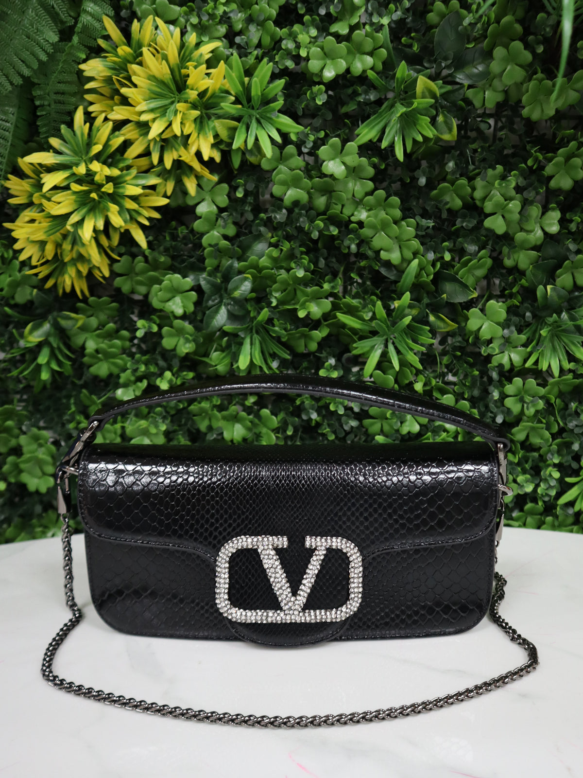 VALENTINO Borsa VLogo Signature nera con strass pitonata