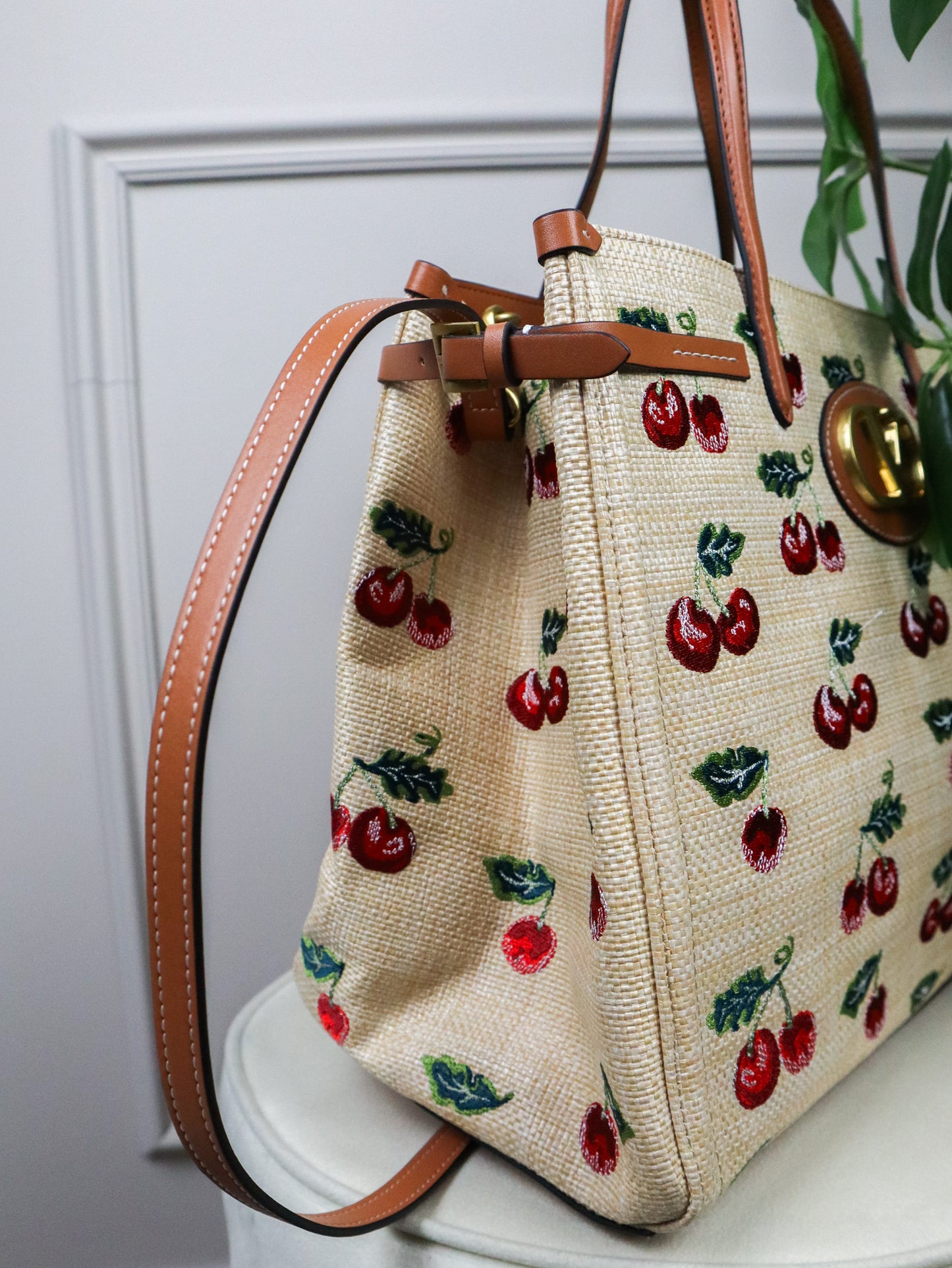 VALENTINO Borsa VLogo Small Raffia Tote Bag con motivo ciliegie grande